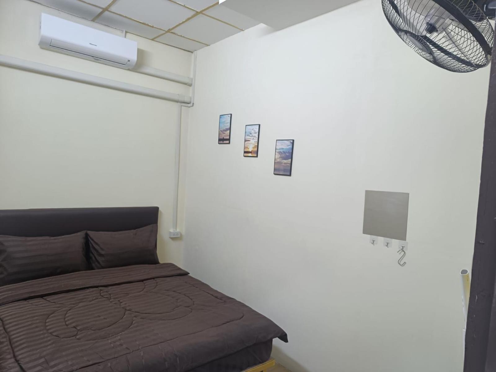 The House Hostel Bangkok Bagian luar foto