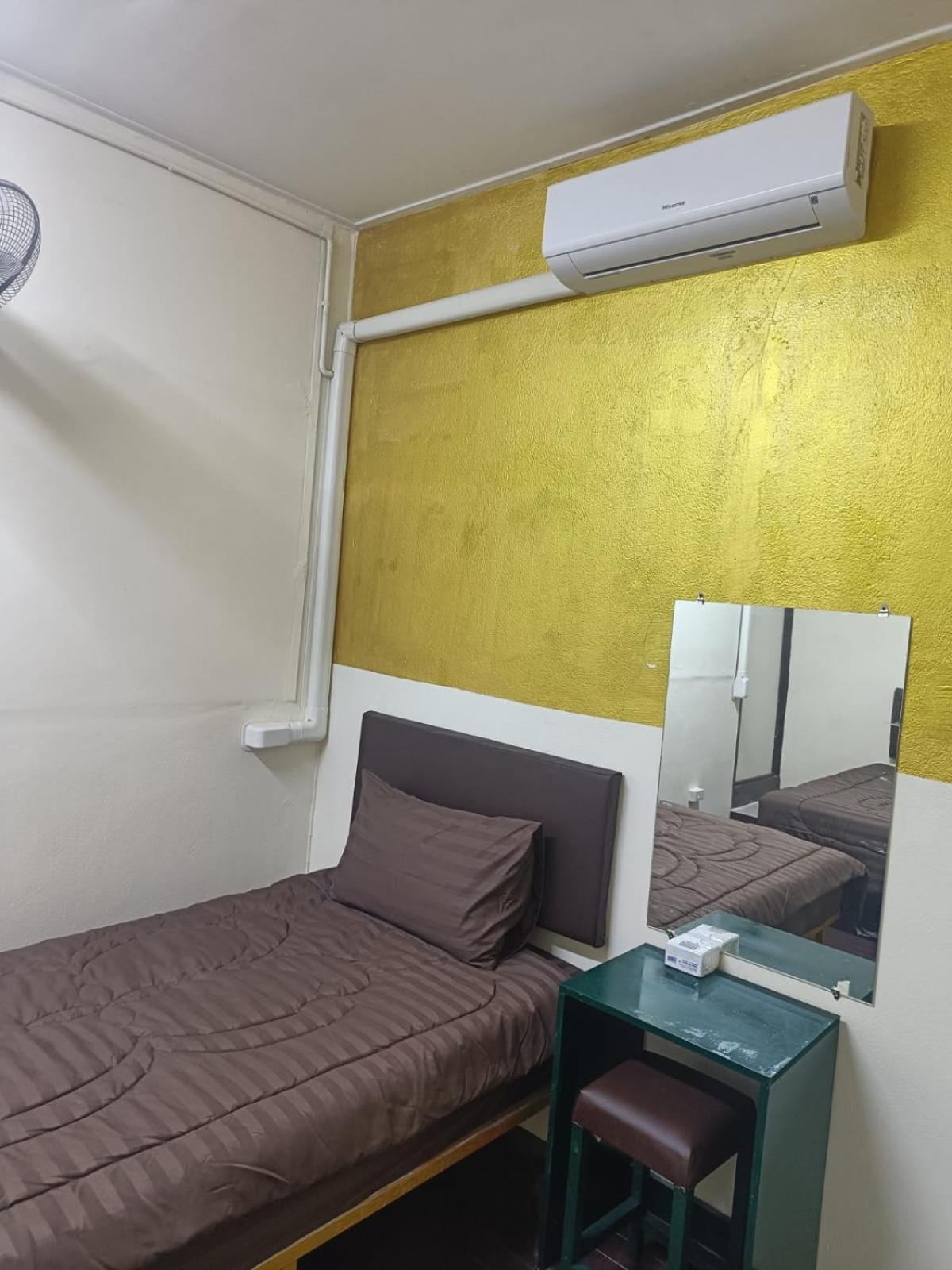 The House Hostel Bangkok Bagian luar foto