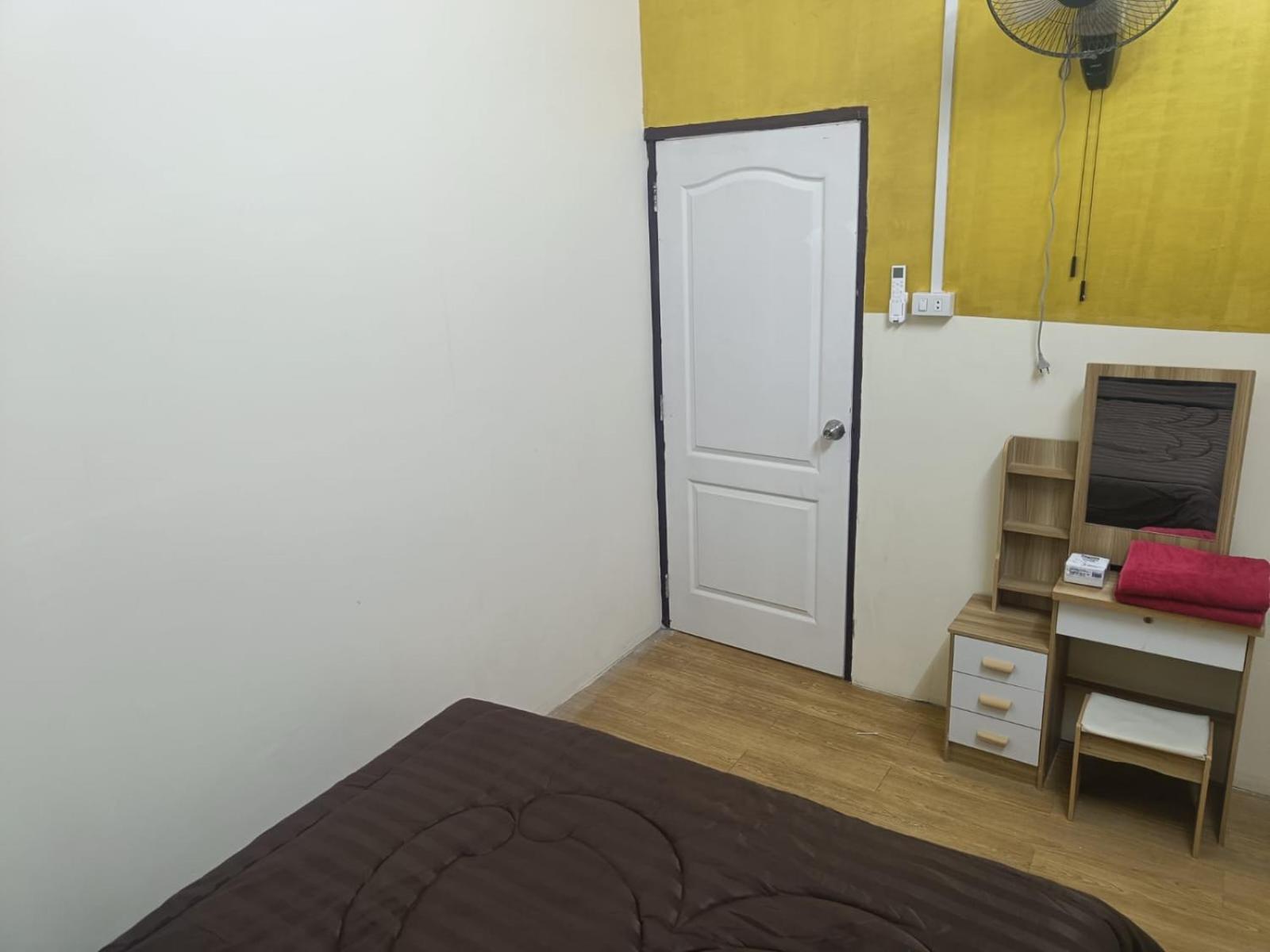 The House Hostel Bangkok Bagian luar foto