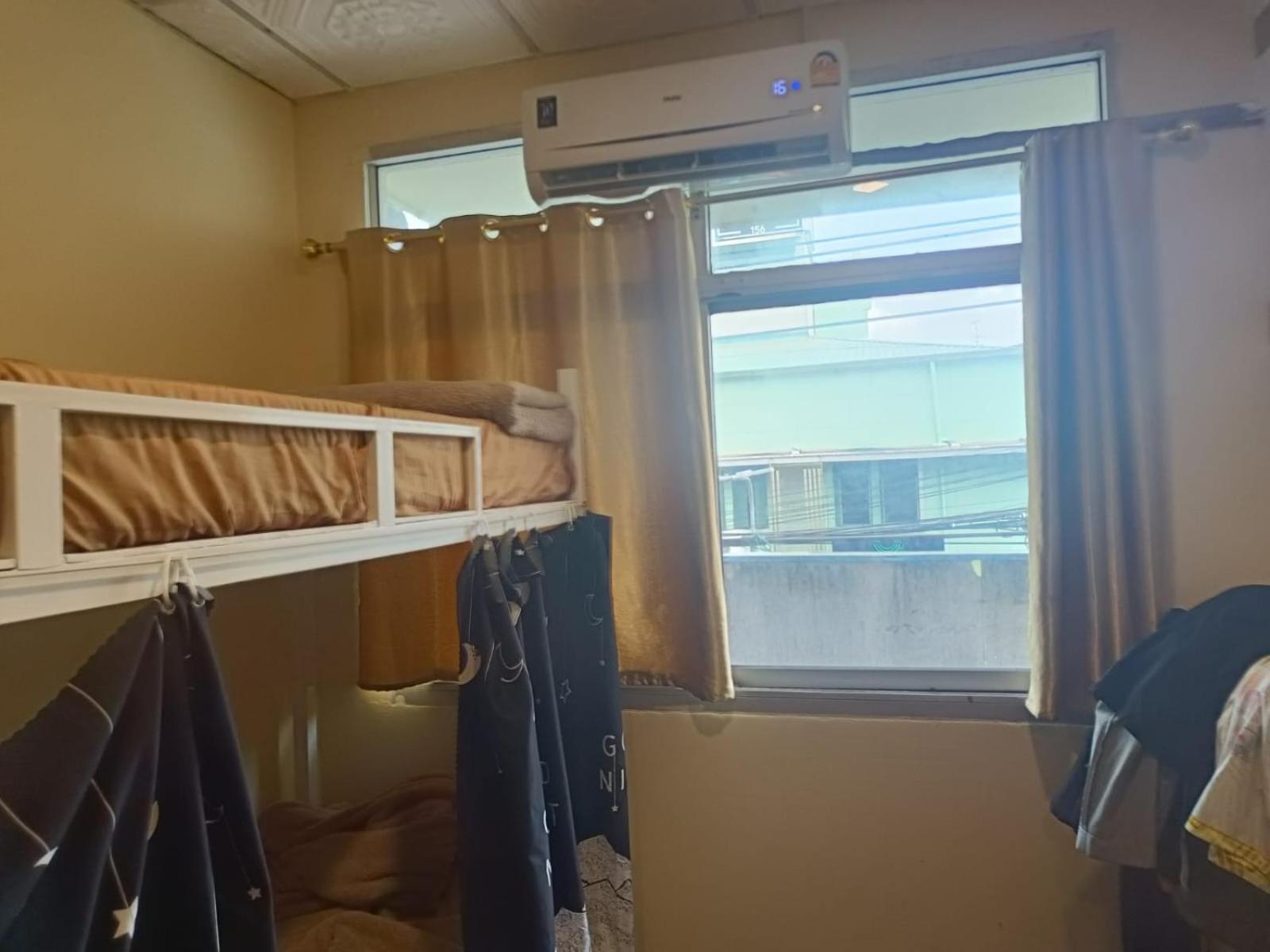 The House Hostel Bangkok Bagian luar foto