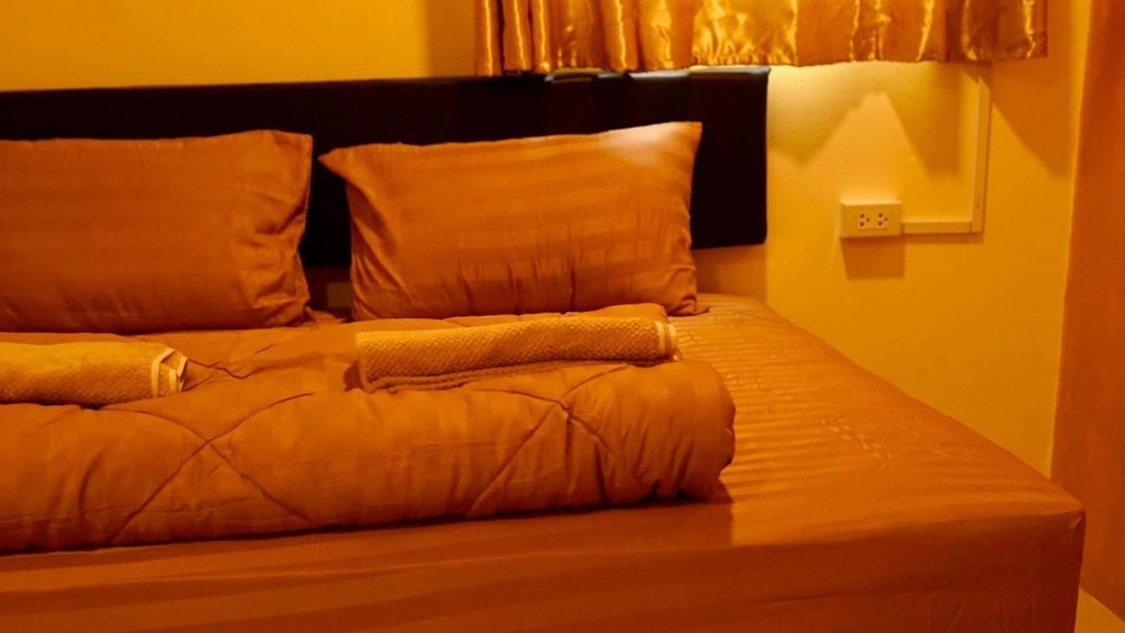 The House Hostel Bangkok Bagian luar foto