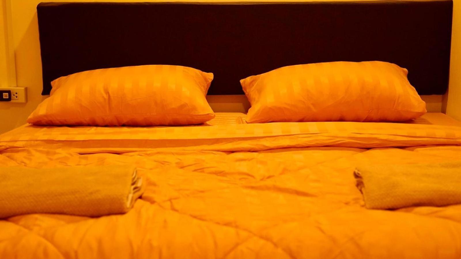 The House Hostel Bangkok Bagian luar foto