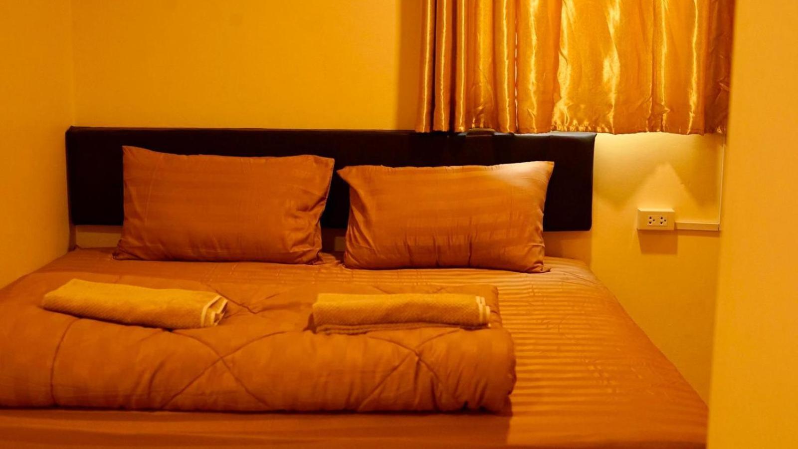 The House Hostel Bangkok Bagian luar foto